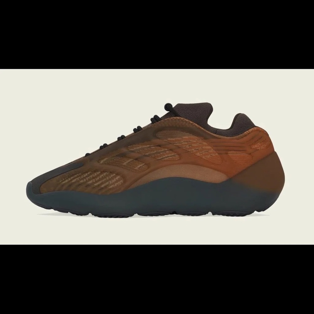 Yeezy 700 v3 copper fade. Men’s 8.5 Women’s 10